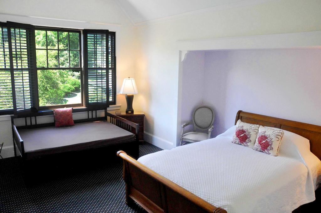 Om Sanctuary Holistic Retreat Hotel Asheville Exterior photo